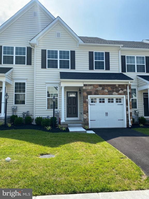 Sweet Bay Ln, Norristown, PA 19403