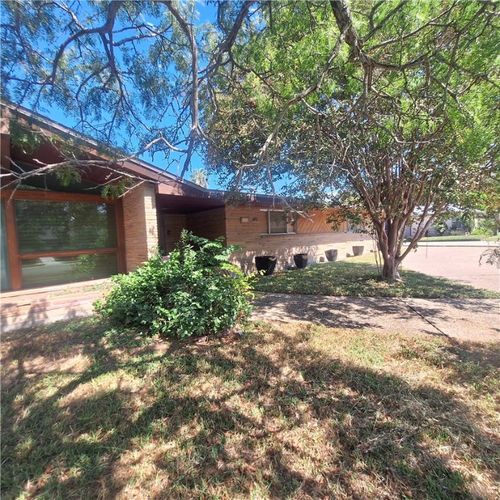 450 Bermuda Pl, Corpus Christi, TX, 78411-1510 | Card Image