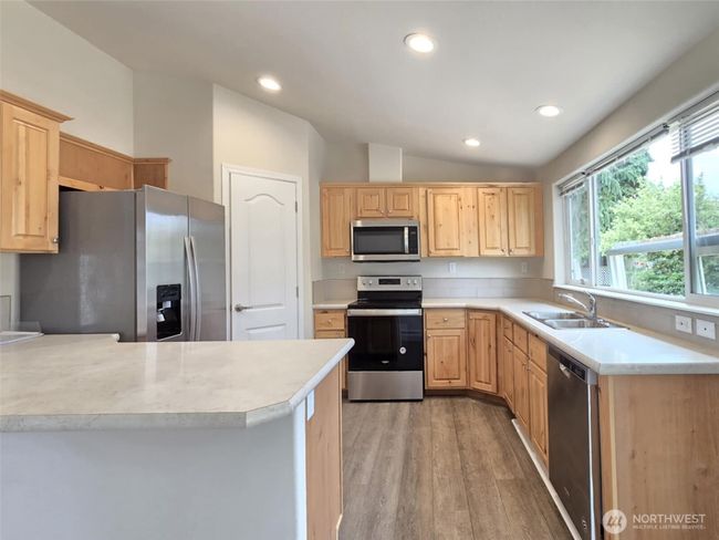 1138 W Lauridsen Blvd, House other with 3 bedrooms, 2 bathrooms and null parking in Port Angeles WA | Image 12
