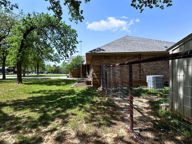 Premium fencing and storage | Image 30