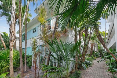 106-911 Meridian Ave, Miami Beach, FL, 33139-8421 | Card Image