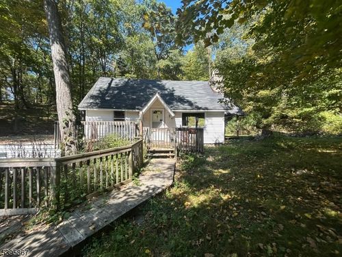 313 Glen Rd, Sparta, NJ, 07871-3145 | Card Image