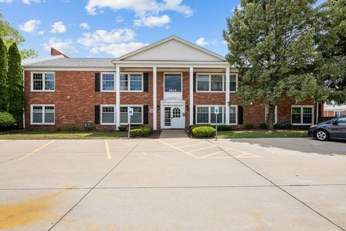 15-3215 E Locust St, Davenport, IA, 52803-3565 | Card Image