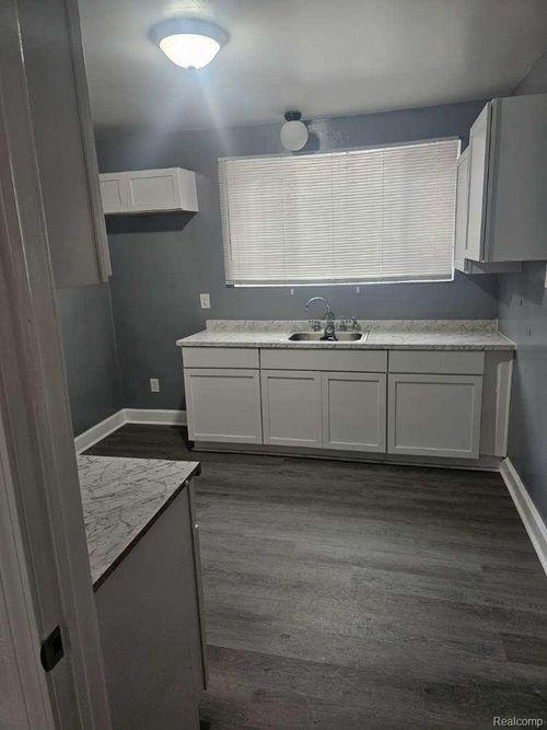 13360 Hartwell St, Detroit, MI, 48227-3589 | Card Image