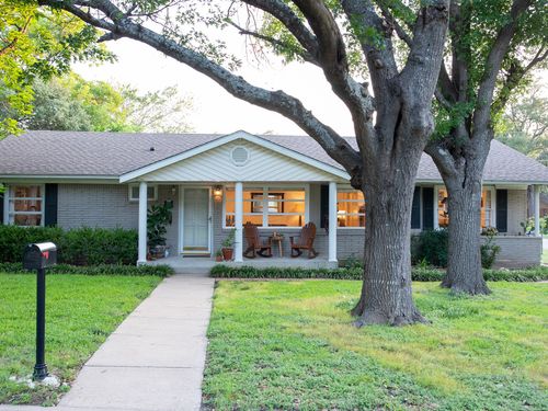 2324 Lake Air Dr, Waco, TX, 76710-1609 | Card Image