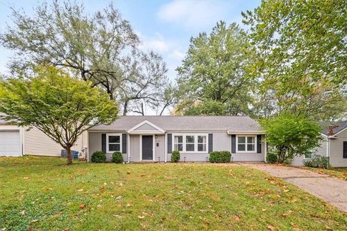 7632 Rainbow Dr, Prairie Village, KS, 66208-3653 | Card Image