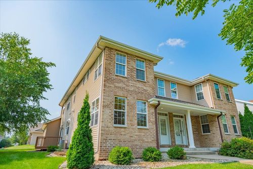 5205 Teaberry Ln, Fitchburg, WI, 53711-7655 | Card Image