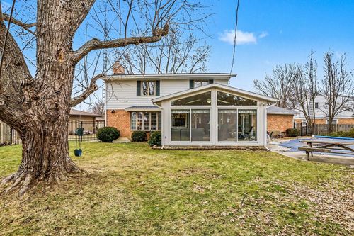 422 Briar Ct, Saint Joseph, MI, 49085-2370 | Card Image