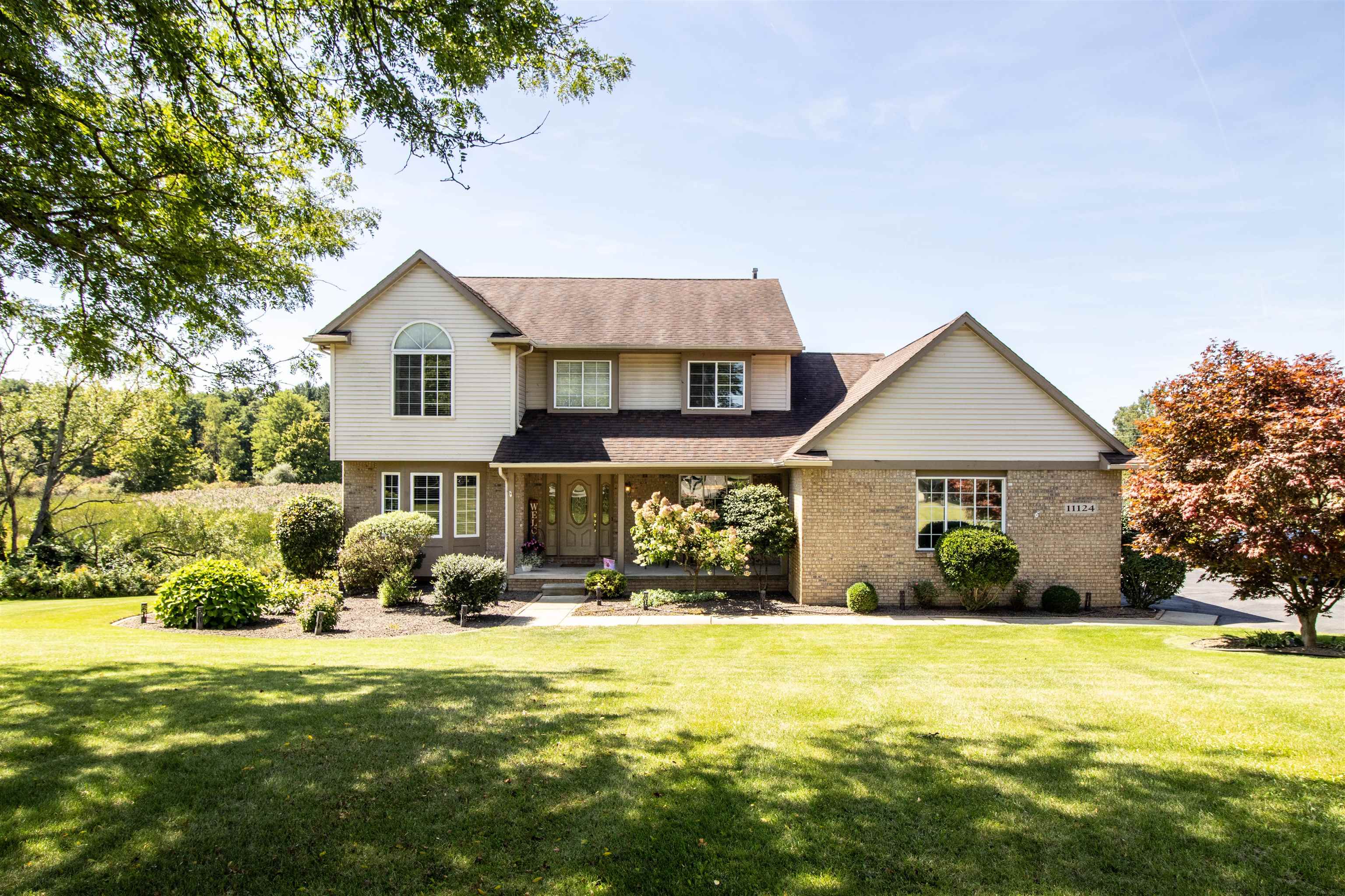Powhatan Ct, South Lyon, MI 48178