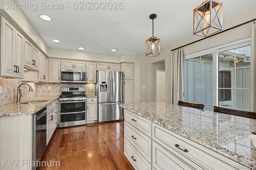 2959 Meadowbrook Dr, Rochester Hills, MI, 48309-1437 | Card Image