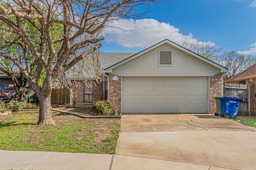 2152 Sunstone Dr, Carrollton, TX, 75006-1846 | Card Image