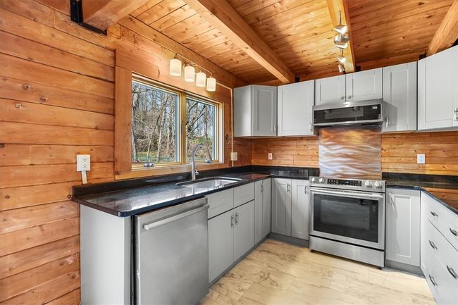 202 Reiber Rd, House other with 3 bedrooms, 3 bathrooms and 2 parking in RENFREW PA | Image 7