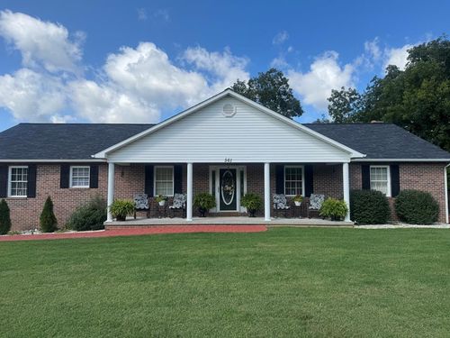 561 Hillsboro Dr, North Tazewell, VA, 24630-9565 | Card Image