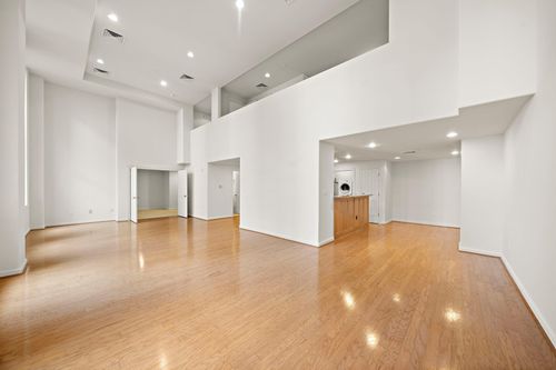 unit-1105-914 Main St, Houston, TX, 77002-6206 | Card Image