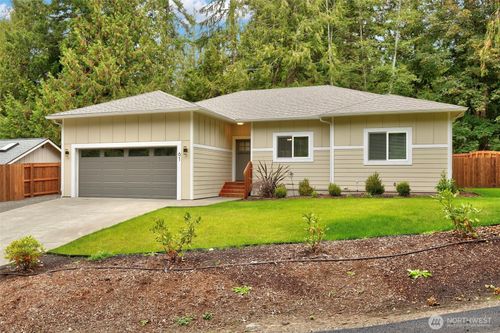 61 Clipper Ln, Port Ludlow, WA, 98365-9701 | Card Image
