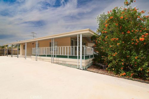 282 N La Paloma Ave, San Jacinto, CA, 92582-3124 | Card Image