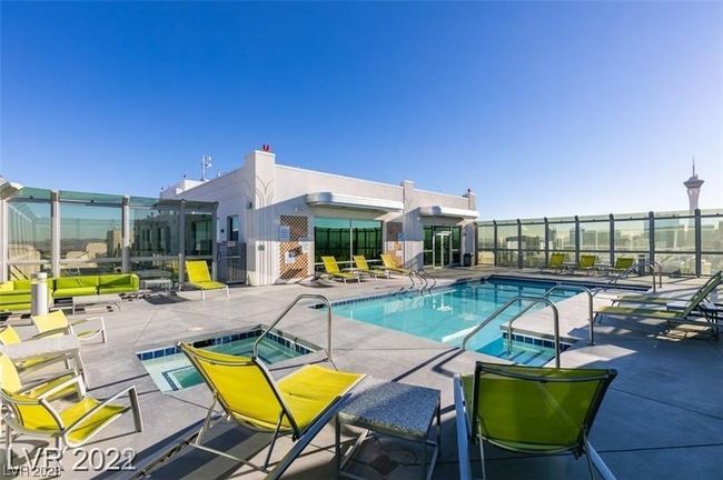 UNIT-1414 - 900 Las Vegas Blvd S, Home with 1 bedrooms, 2 bathrooms and 1 parking in Las Vegas NV | Image 5