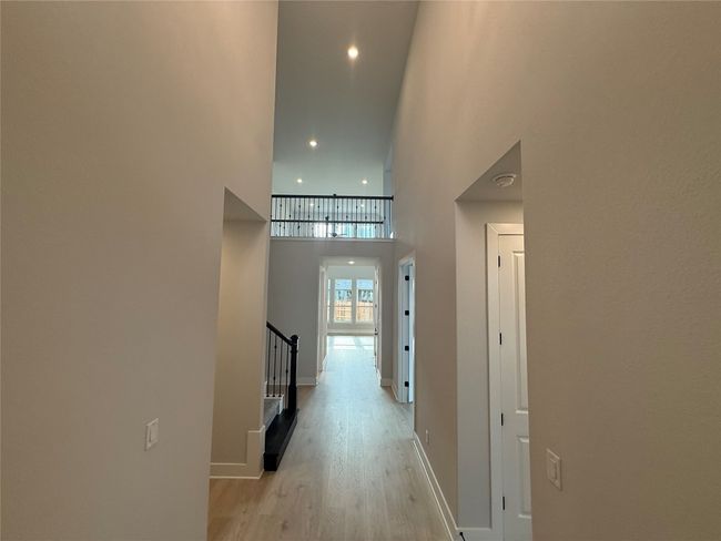 Entryway of Home | Image 4