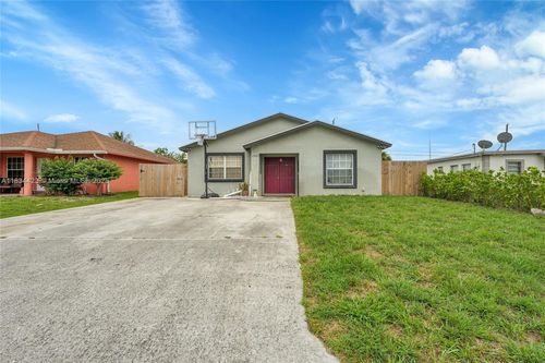 1303 W 6th St, Riviera Beach, FL, 33404-7221 | Card Image