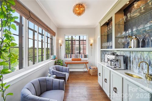 506-301 W 10th St, Charlotte, NC, 28202-1762 | Card Image