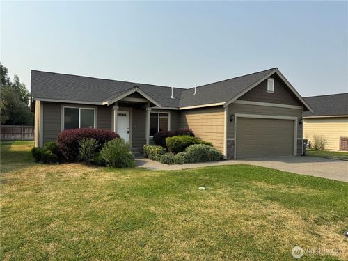 204 W 26th Ave, Ellensburg, WA, 98926-3095 | Card Image