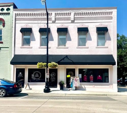 112 E Salem Ave, Indianola, IA, 50125-2549 | Card Image