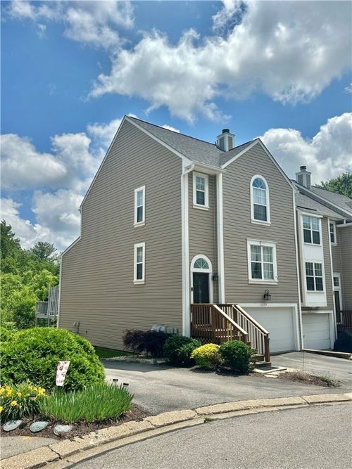 2673 Hunters Point Drive, Franklin Park, PA, 15090 | Card Image