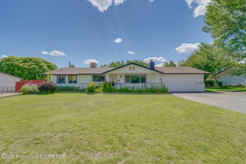 213 Dulce Dr, Bloomfield, NM, 87413-6318 | Card Image