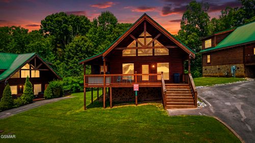 605 Cherry Blossom Way, Pigeon Forge, TN, 37863 | Card Image