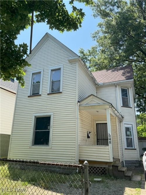 2048 95th St, Cleveland, OH, 44102-3761 | Card Image