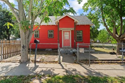 View of outdoor structure | Image 1