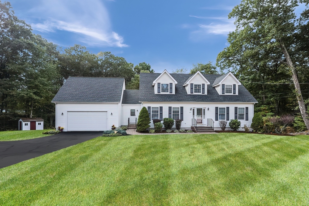 Holliston St, Medway, MA 02053