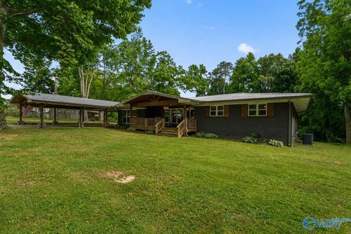 694 Old Highway 35 E, Fort Payne, AL, 35968-4745 | Card Image