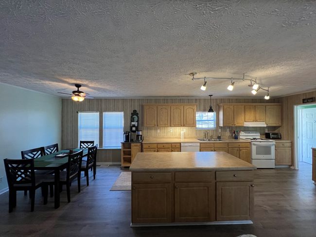 110 Oconee Dr, House other with 3 bedrooms, 2 bathrooms and 3 parking in Sparta GA | Image 5