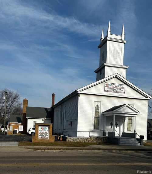 45504 Cass Ave, Utica, MI, 48317-5606 | Card Image