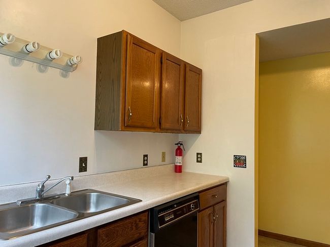 APT-14 - 60 North St, Condo with 2 bedrooms, 2 bathrooms and 1 parking in Dalton MA | Image 6