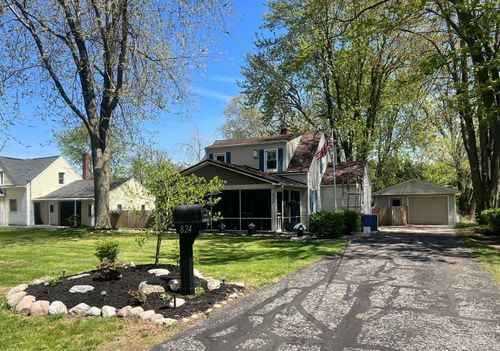 824 S Union St, Tecumseh, MI, 49286-1888 | Card Image