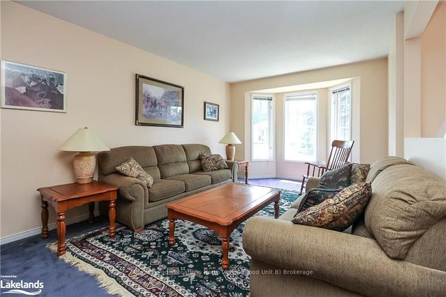 93 Silver Birch Ave, House other with 3 bedrooms, 1 bathrooms and 4 parking in Wasaga Beach ON | Image 5