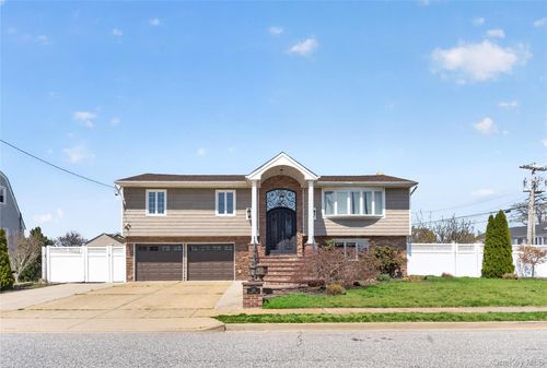101 Jetmore Pl, Massapequa, NY, 11758-7800 | Card Image