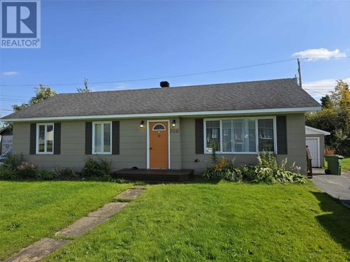 706 Durrell St, Labrador City, NL, A2V1J7 | Card Image