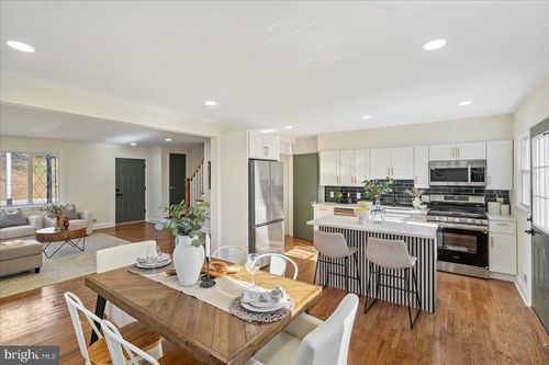 1009 E Northern Pkwy, BALTIMORE, MD, 21212-3240 | Card Image