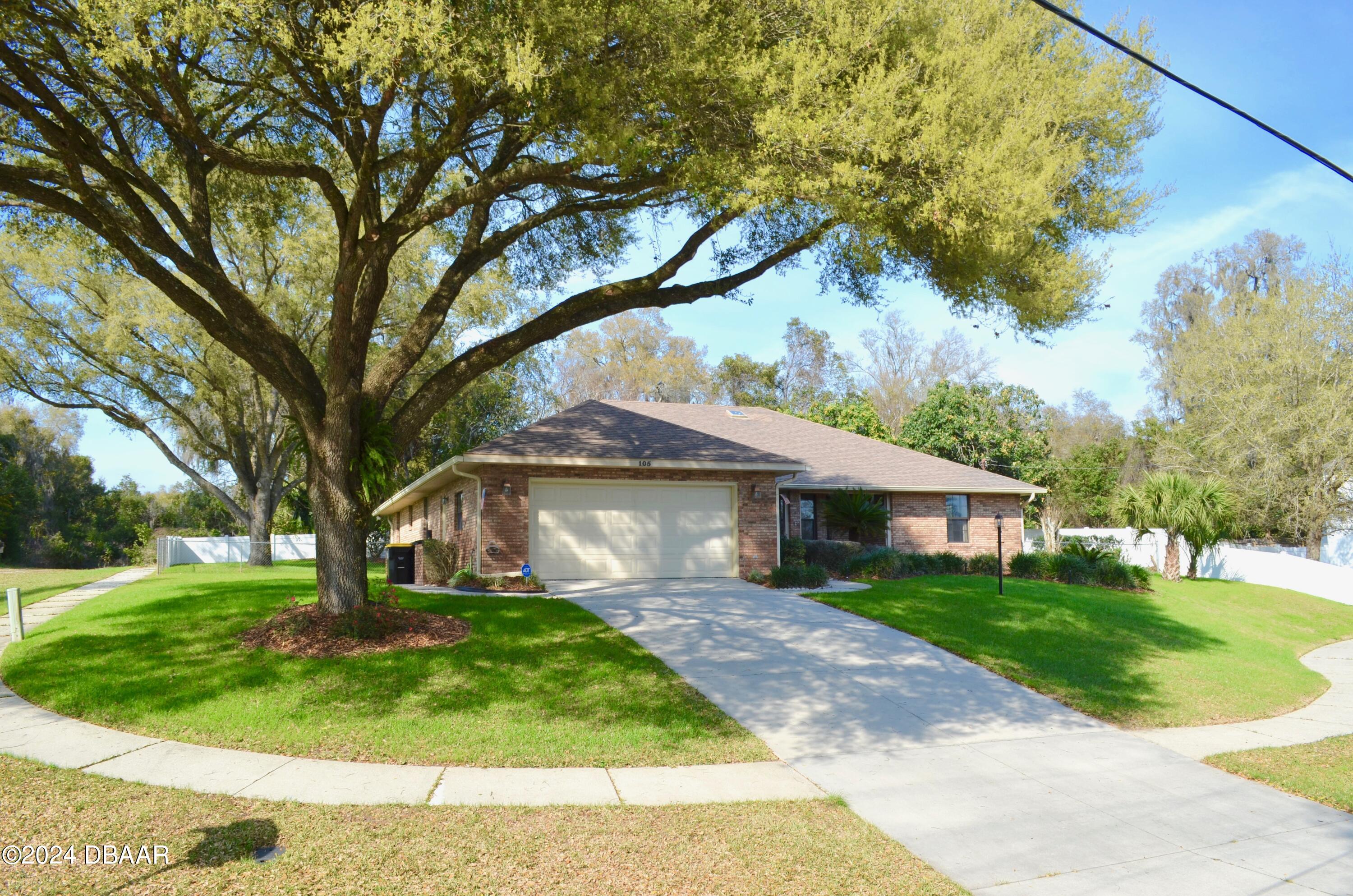 Megan Ct, Orange City, FL 32763