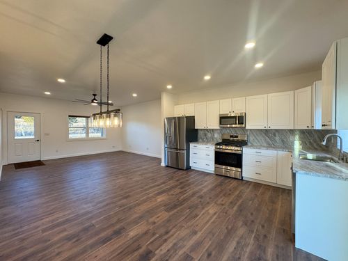 2056 Dennis Rd, Mansfield, MO, 65704-8116 | Card Image