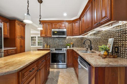 14003 N Commons Way, POTOMAC, MD, 20854-2601 | Card Image