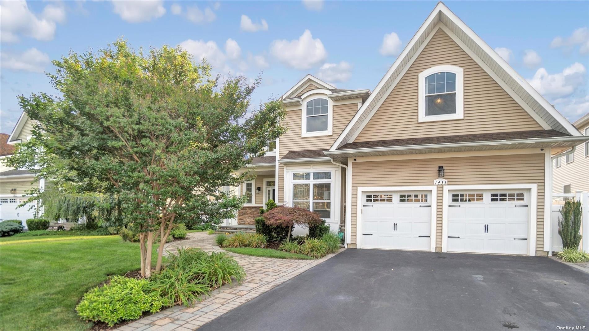 Horseshoe Dr, North Bellmore, NY 11710