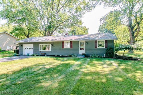 2722 N County Line Rd, Geneva, OH, 44041-9523 | Card Image