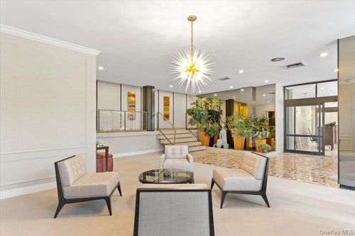 112-1 Kensington Gate, Great Neck, NY, 11021 | Card Image
