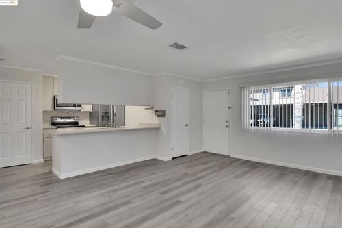 2500 Georgetown Ln, Antioch, CA, 94509 | Card Image