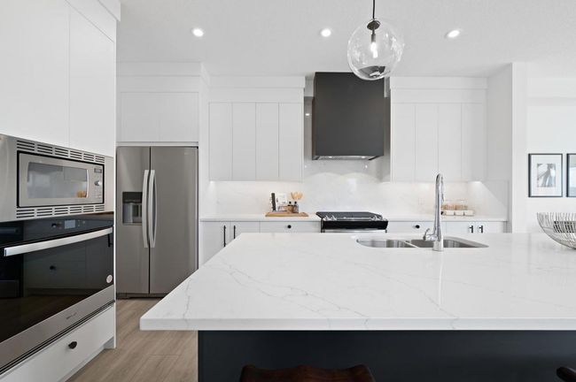 136 Carringvue Pl Nw, House other with 3 bedrooms, 3 bathrooms and 4 parking in Calgary AB | Image 7