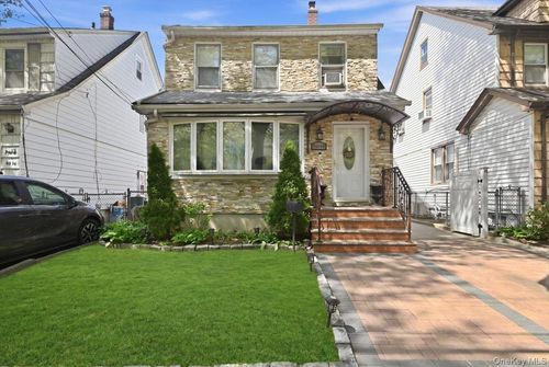 8644 233rd St, Queens Village, NY, 11427-2648 | Card Image